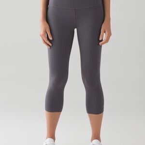 Lululemon Align Crop (19")
Dark Carbon